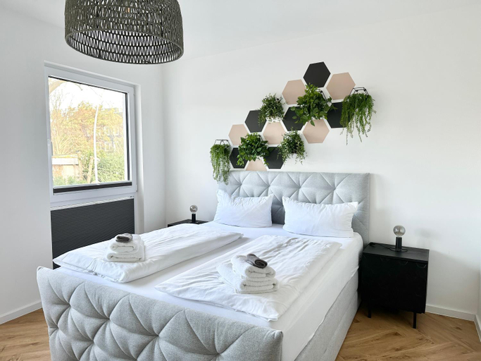 Modern Apartment - fur Freunde & Familien, stadtnah, Parkplatz, E-Ladestation, Gitterbox fur Fahrrad, Koblenz
