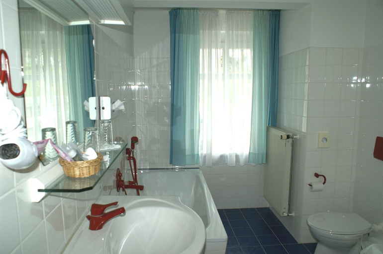 Bathroom 5, Hotel Strandpavillon, Vorpommern-Rügen