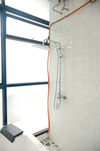 Bathroom 13