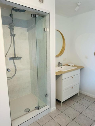 Bathroom 3, L'arbre qui chante, Ardèche