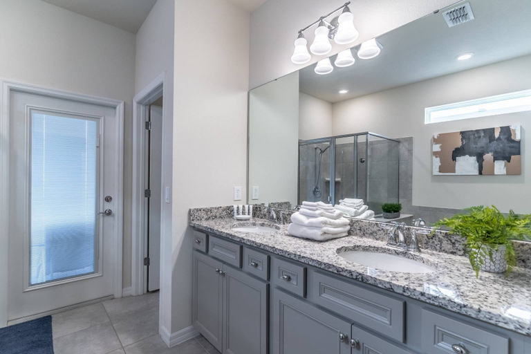Bathroom 4, 3285 Windsor Island, Polk