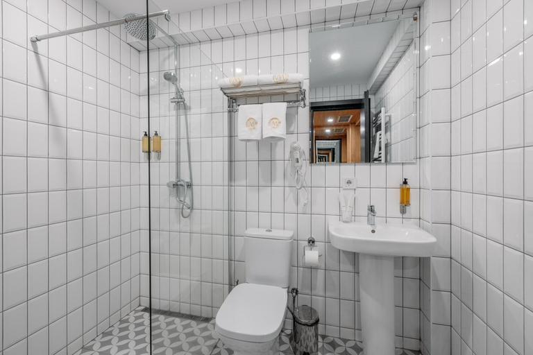 Bathroom 5, Hotel Memoir Kazbegi by DNT Group, Kazbegi