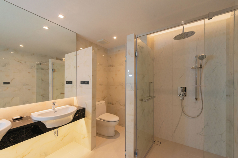 Bathroom 7