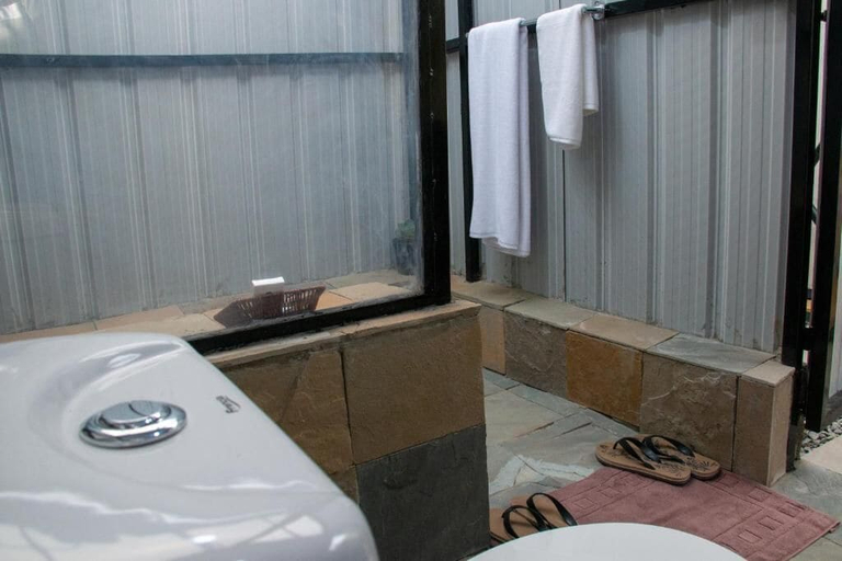 Bathroom, Ayza Elementaita, Gilgil