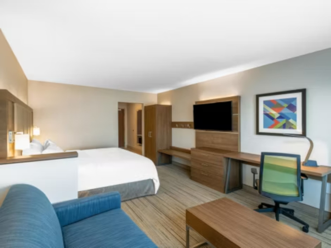 Holiday Inn Express & Suites Phoenix - Airport North - Tap to explore photos
