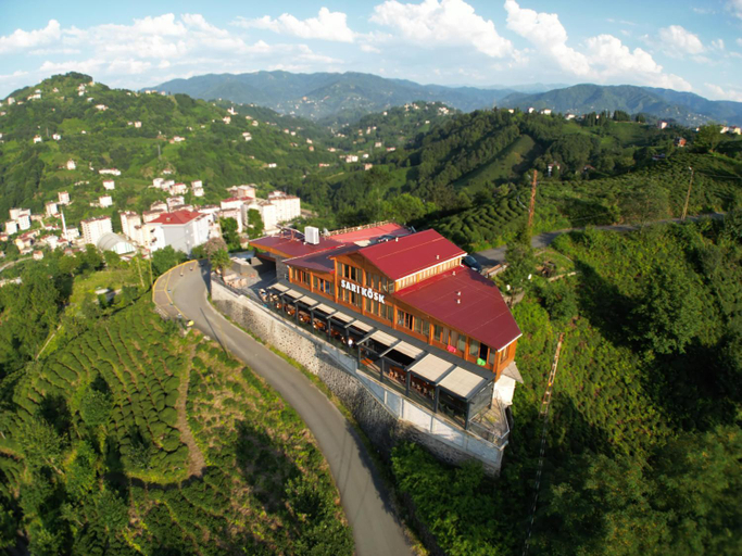 Exterior & Views