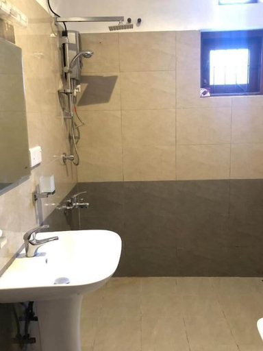 Bathroom 3, Angila Villa Negombo, Katana