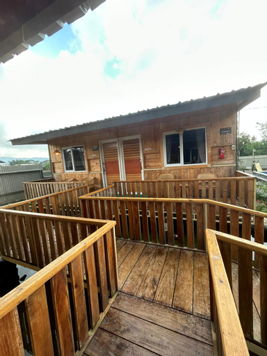 Exterior & Views 10