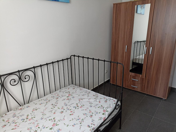 Others 2, Yuriy apartments 1