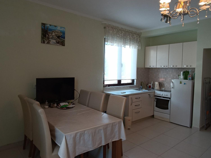 Others 4, Yuriy apartments 1