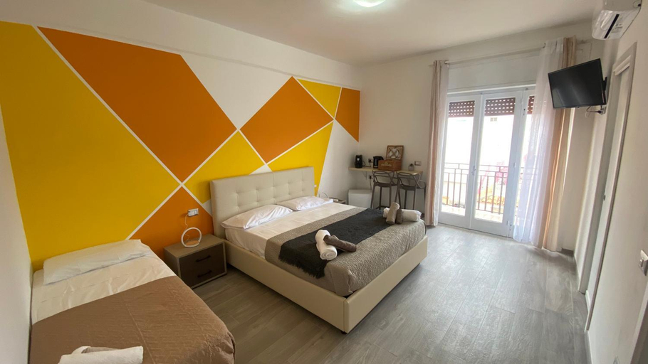 Others 4, B&B Remare, Salerno