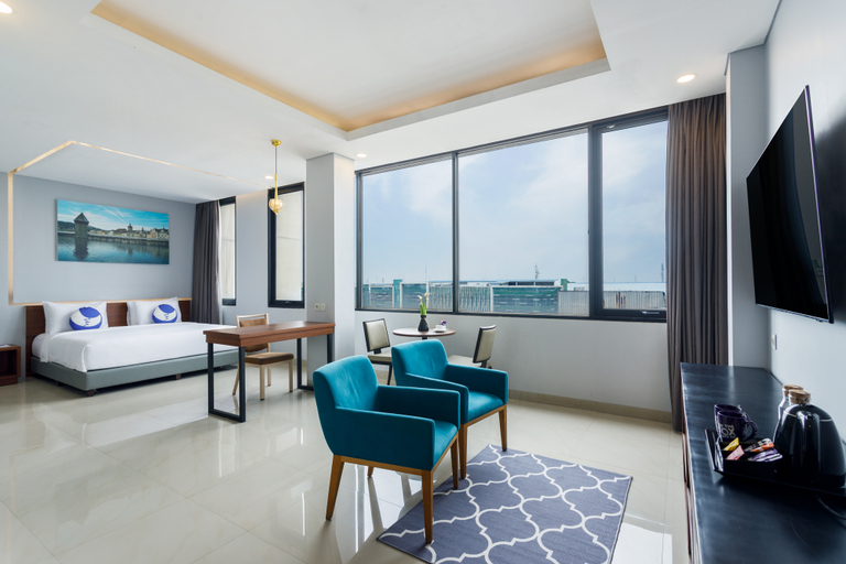 Fox Lite Hotel Cikarang Room Type - Premier Suite