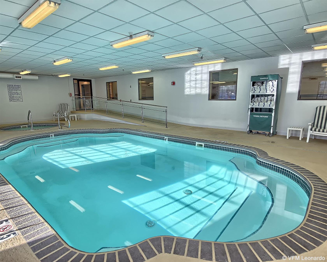 Sport & Beauty 3, Sleep Inn & Suites Cross Lanes - South Charleston, Kanawha