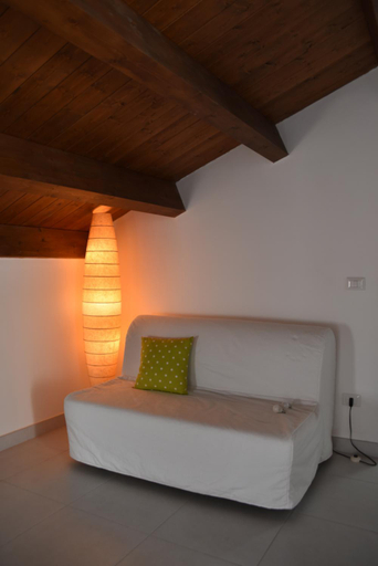 Others 4, Residenza Ondanomala, Foggia