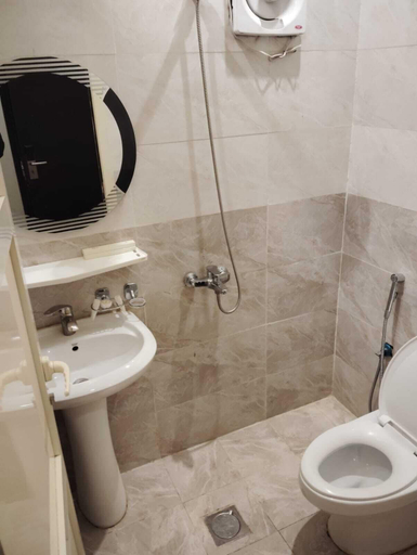 Bathroom 4, LULUAT ALTHURAYA SERVICED APARTMENT AQIQ, Riyadh