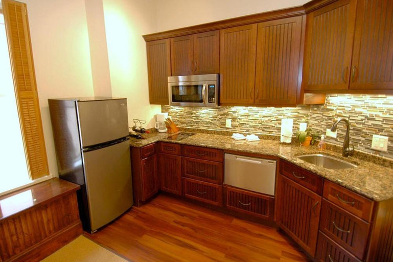 Others 5, Independence Square 210, Beautiful Studio with Kitchenette, Great Location in Downtown Aspen, Pitkin