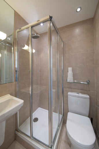 Bathroom 3, No 23, London