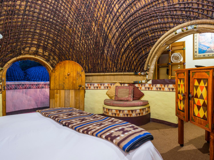 Bedroom 2, aha Lesedi African Lodge & Cultural Village, West Rand