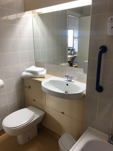 Bathroom 4, Redwings Lodge Rutland, Rutland