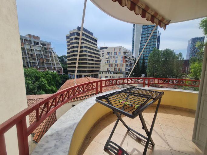 Others 2, Coco Apartment Tirana, Tiranës