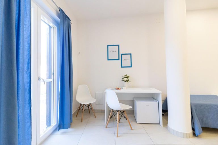 Others 3, B&B MicAnTo - Parcheggio gratuito - Vicino Pompei, Napoli