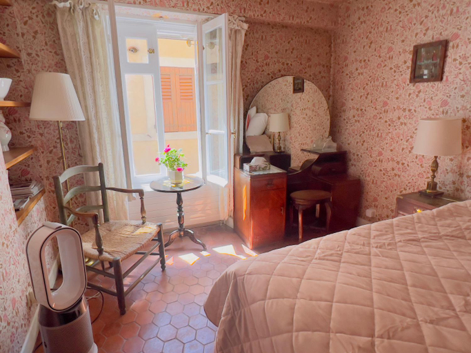 Bedroom 2, La Chambre Rose-Maison Searle a Tourtour, Var