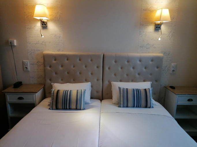 Bedroom 3, Logis Hotel Louise de Savoie, Loir-et-Cher