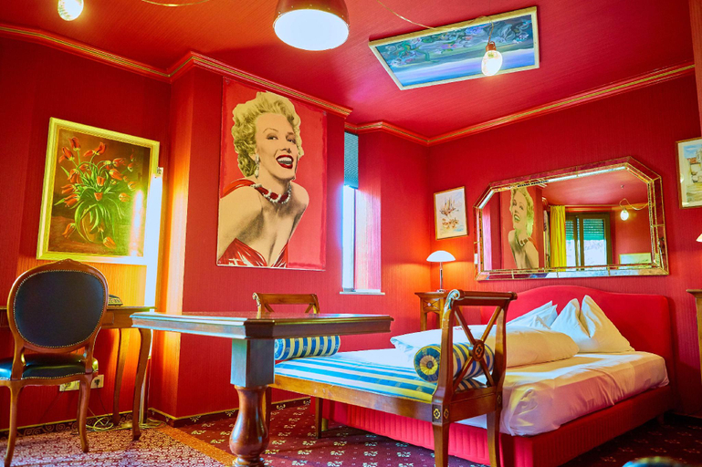 Bedroom 13