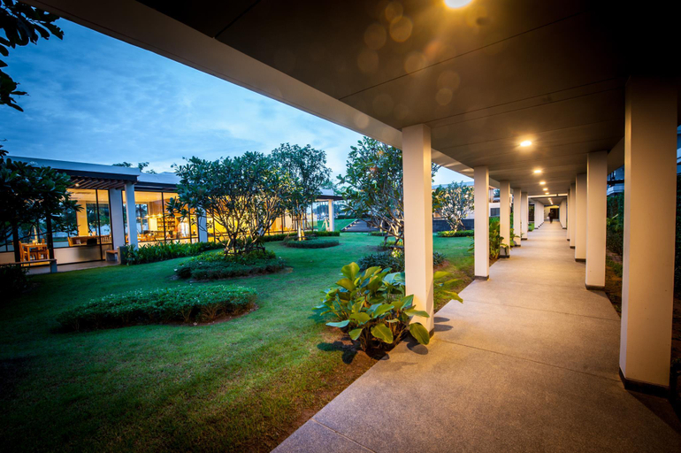 Others 2, Burgundy Residence, Sri Mahar Pho