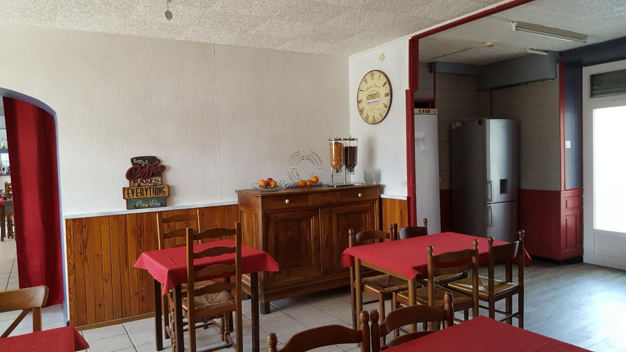 Others 4, Hotel O Fil de L'o, Aude