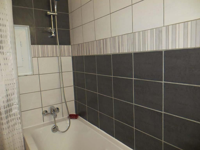 Others 3, Les Studios-Hotel de Sommieres, Gard