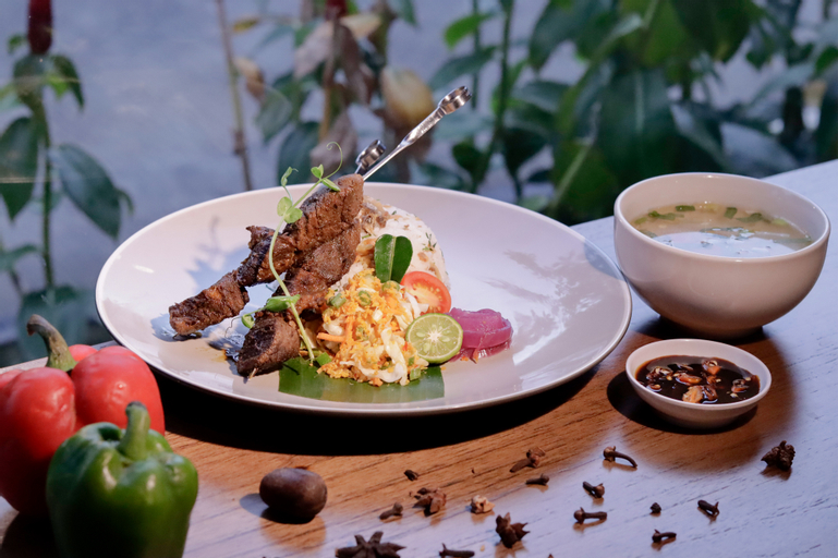 Food & Drinks 16