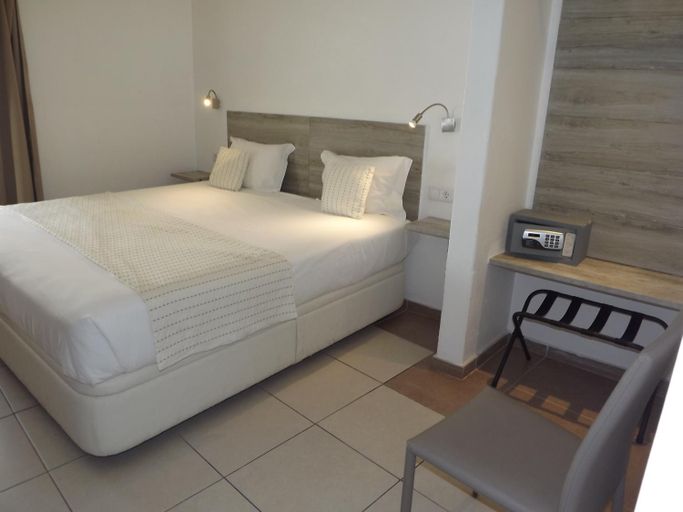 Bedroom 2, Hotel Mar Azul, Lagos