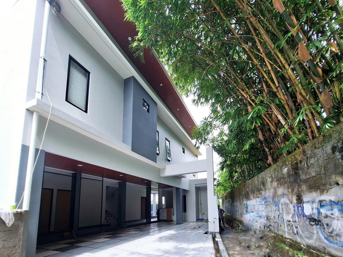 Exterior & Views 2, House of Aswana Monjali RedPartner, Sleman