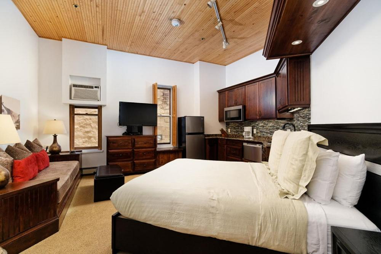 Bedroom, Independence Square 210, Beautiful Studio with Kitchenette, Great Location in Downtown Aspen, Pitkin