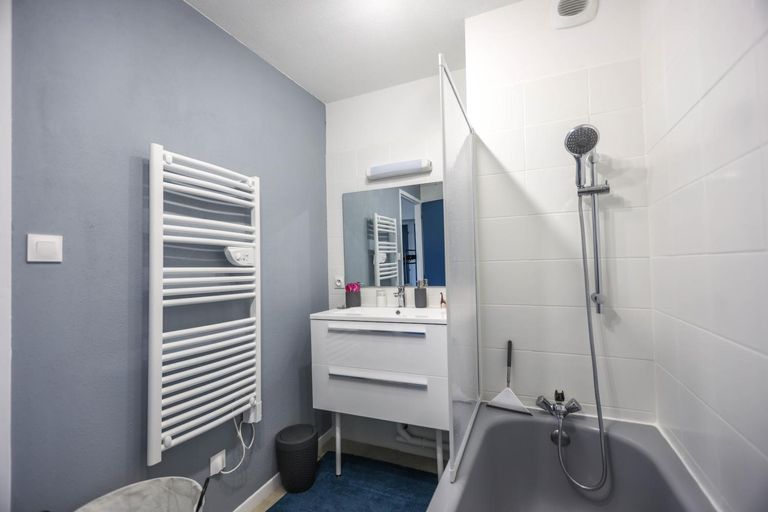 Bathroom 15