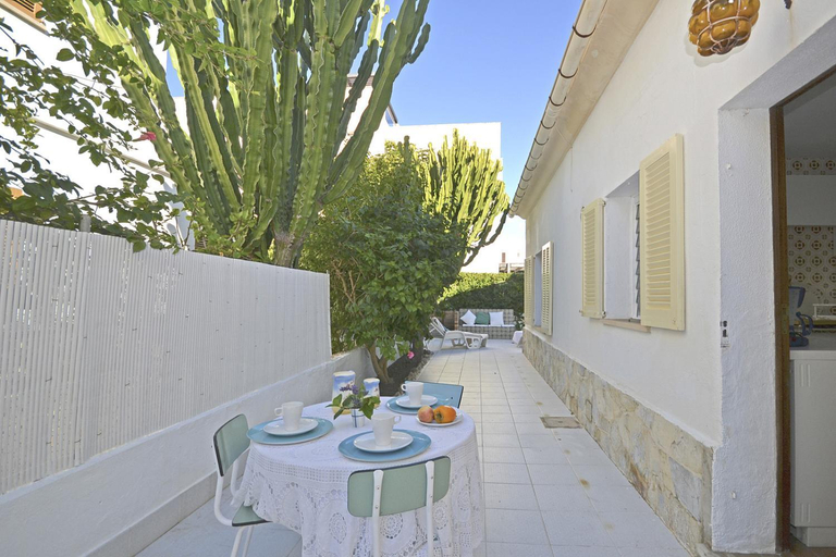 Others 4, Villa Hibiscus, Baleares