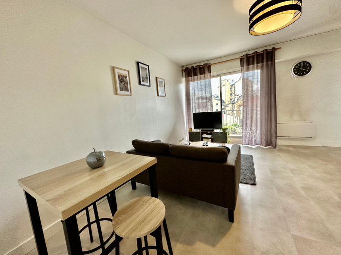 Dining Room 5, T1 aux pieds de la Gare Benedictins - DABNB, Haute-Vienne
