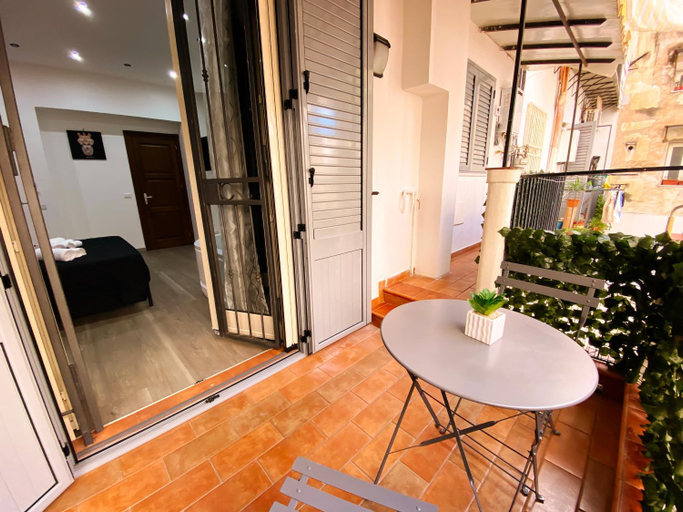 Others 4, Aliva suite LT, Palermo
