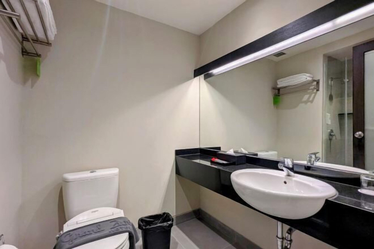 Bathroom 11
