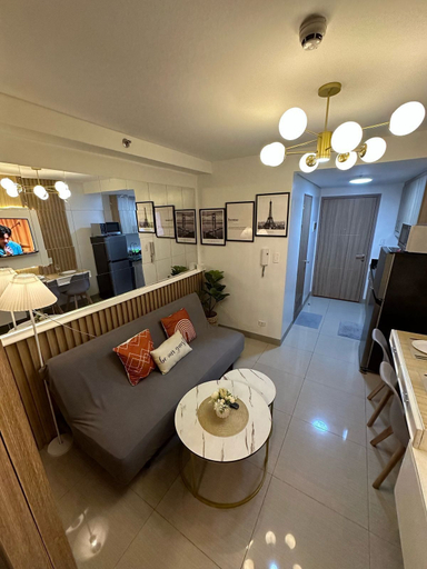 Food & Drinks, Shore2 tower2Simplyhome, Pasay City