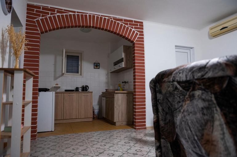 Others 5, Apartments Matija