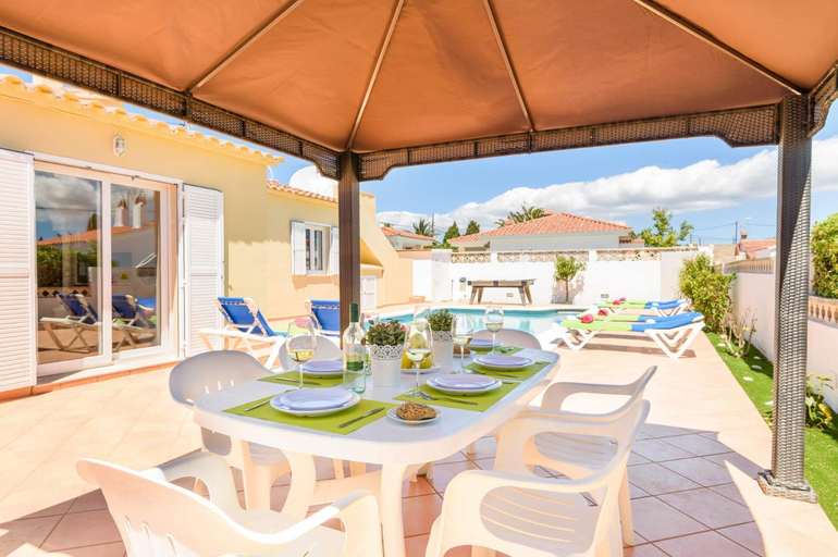 Food & Drinks 5, Villa Yolanda - Cala'n Porter, Baleares