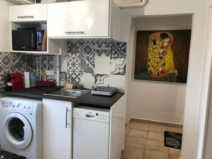 Others 2, Room in house near Lycee International St Germain en Laye, Yvelines