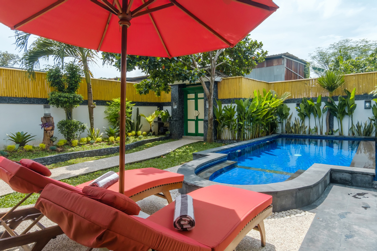 Swimming Pool 16