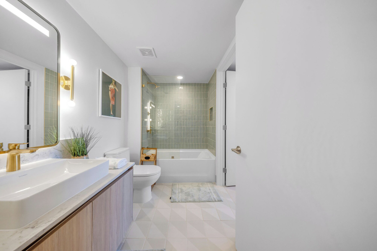 Bathroom 5, DTW Miami Luxury 1BR with Urban Views, Miami-Dade