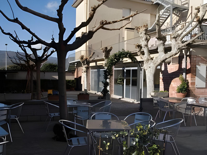 Others 5, Hostal Vertisol, Girona