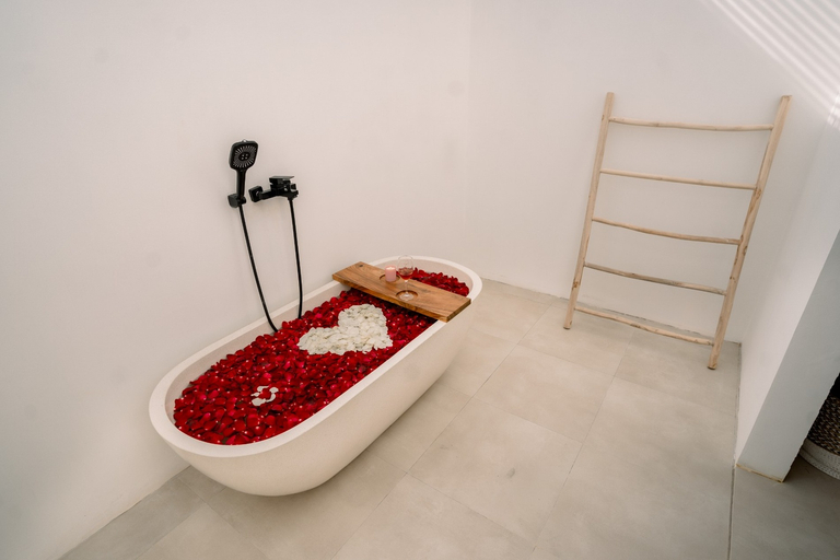 Bathroom 5, Casa Karuna Villa, Badung