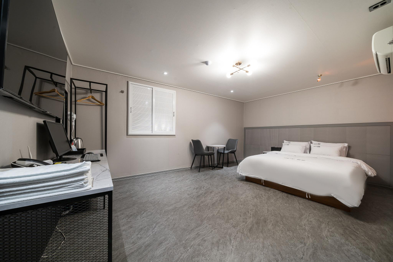 Bedroom 2, Chuncheon Hotel 22, Chuncheon