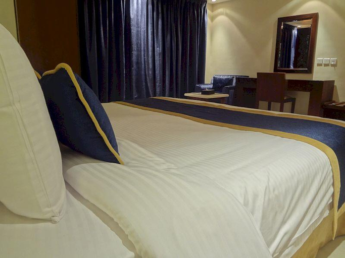Bedroom 4, アルムハイディブ アルオラヤ スイーツ, Riyadh